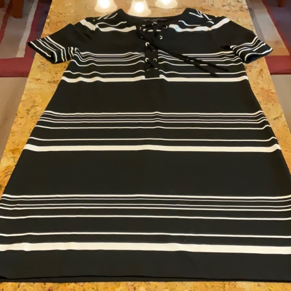 White House Black Market WHBM Short Sleeve Striped Lace Up Shift Dress small